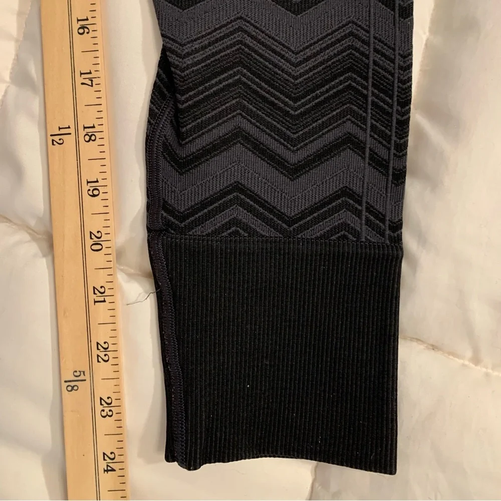 Lululemon Ebb to Street Pant Legging Heathered Deep Coal Size 4 Chevron Zig Zag